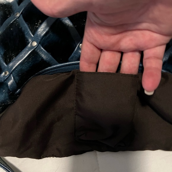 Matt & Nat fluffy blue purse, shoulder bag. - Picture 4 of 11